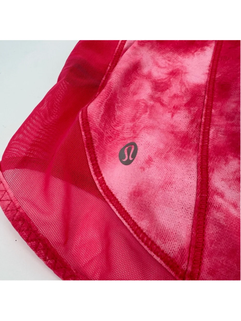 Lululemon Beat The Heat Short Tidal Boom Juice Size 8 Red Pink Tie Dye